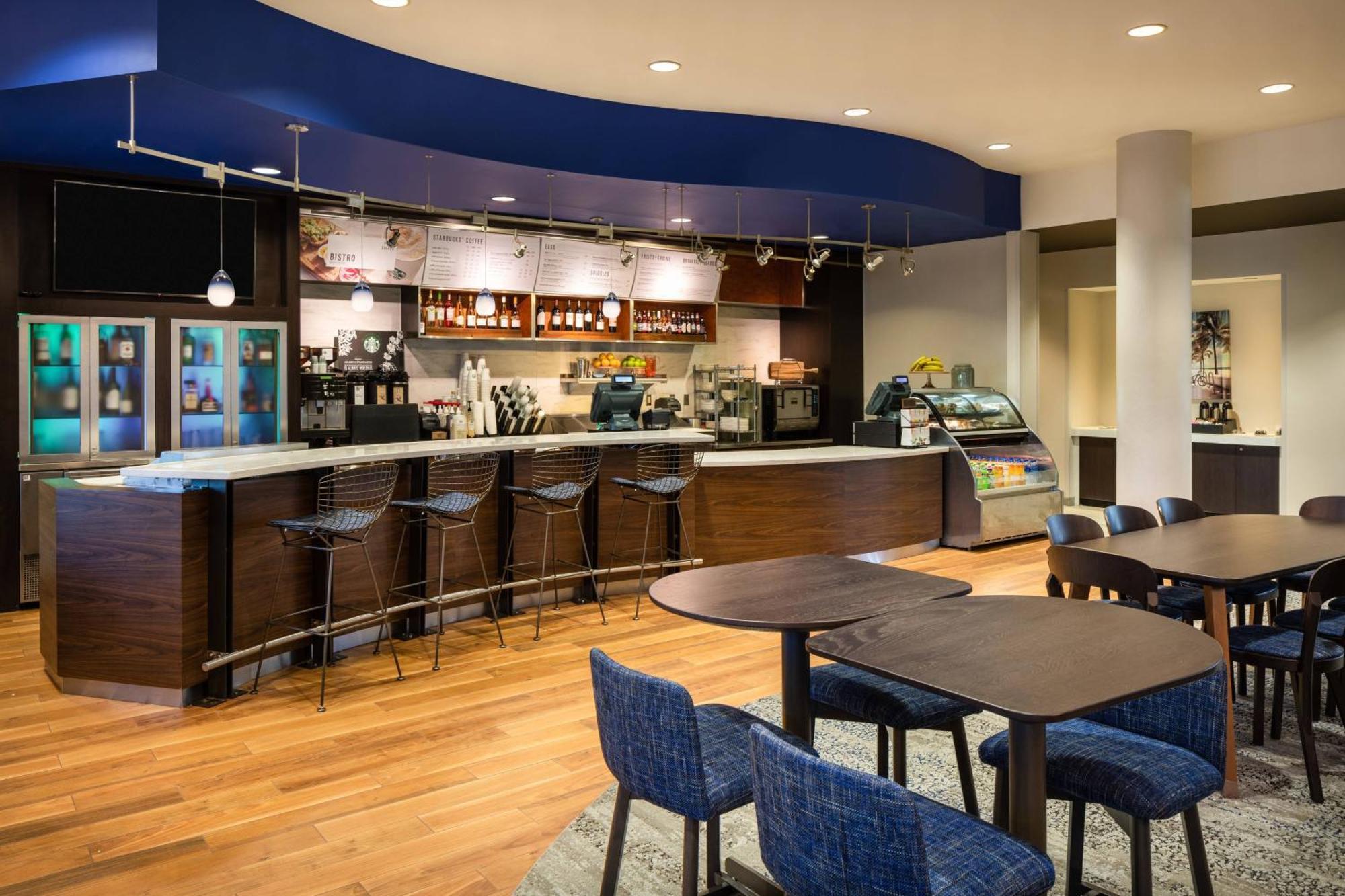 Courtyard By Marriott Fort Lauderdale Airport & Cruise Port Дания-Бич Экстерьер фото