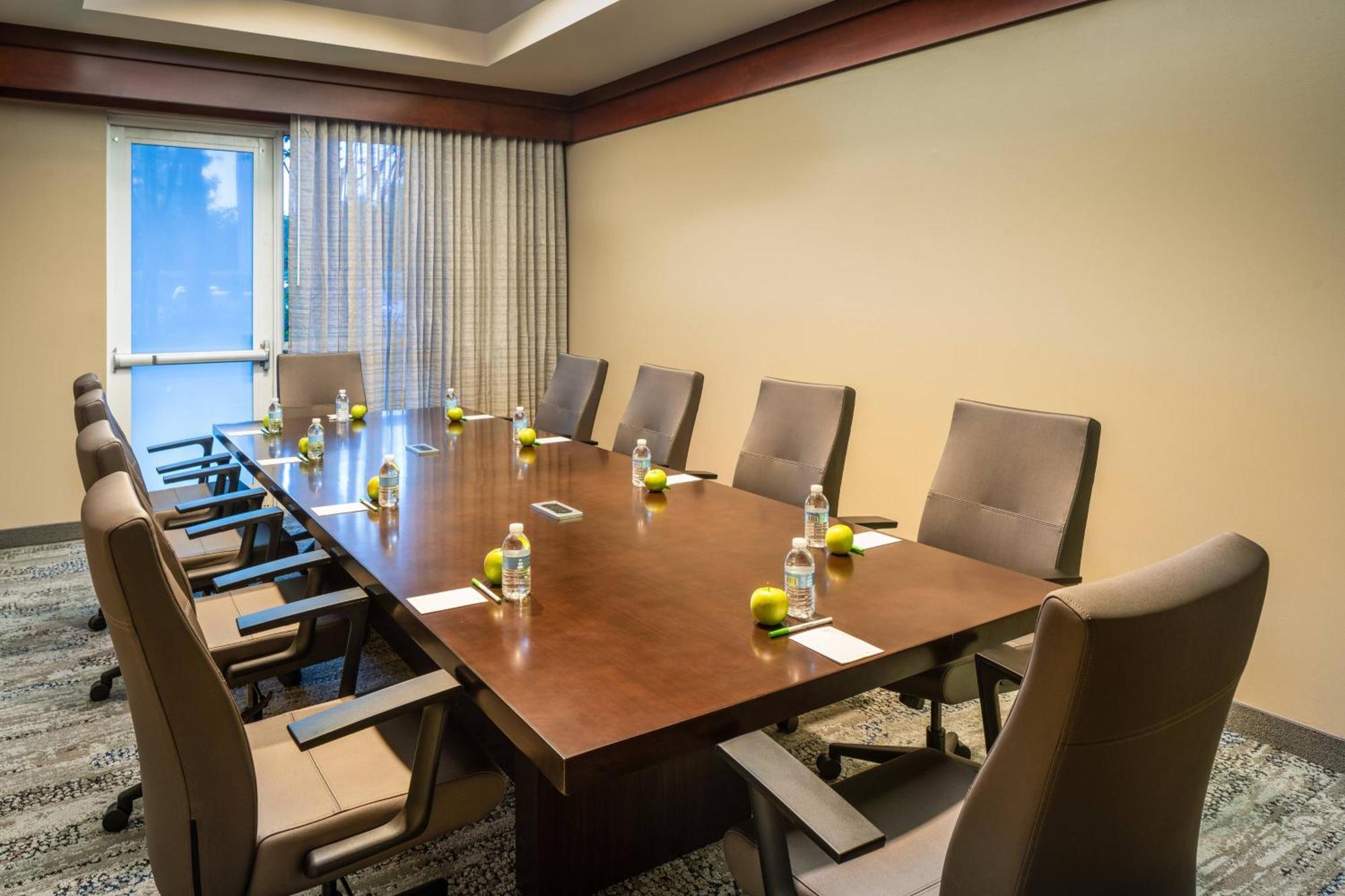 Courtyard By Marriott Fort Lauderdale Airport & Cruise Port Дания-Бич Экстерьер фото