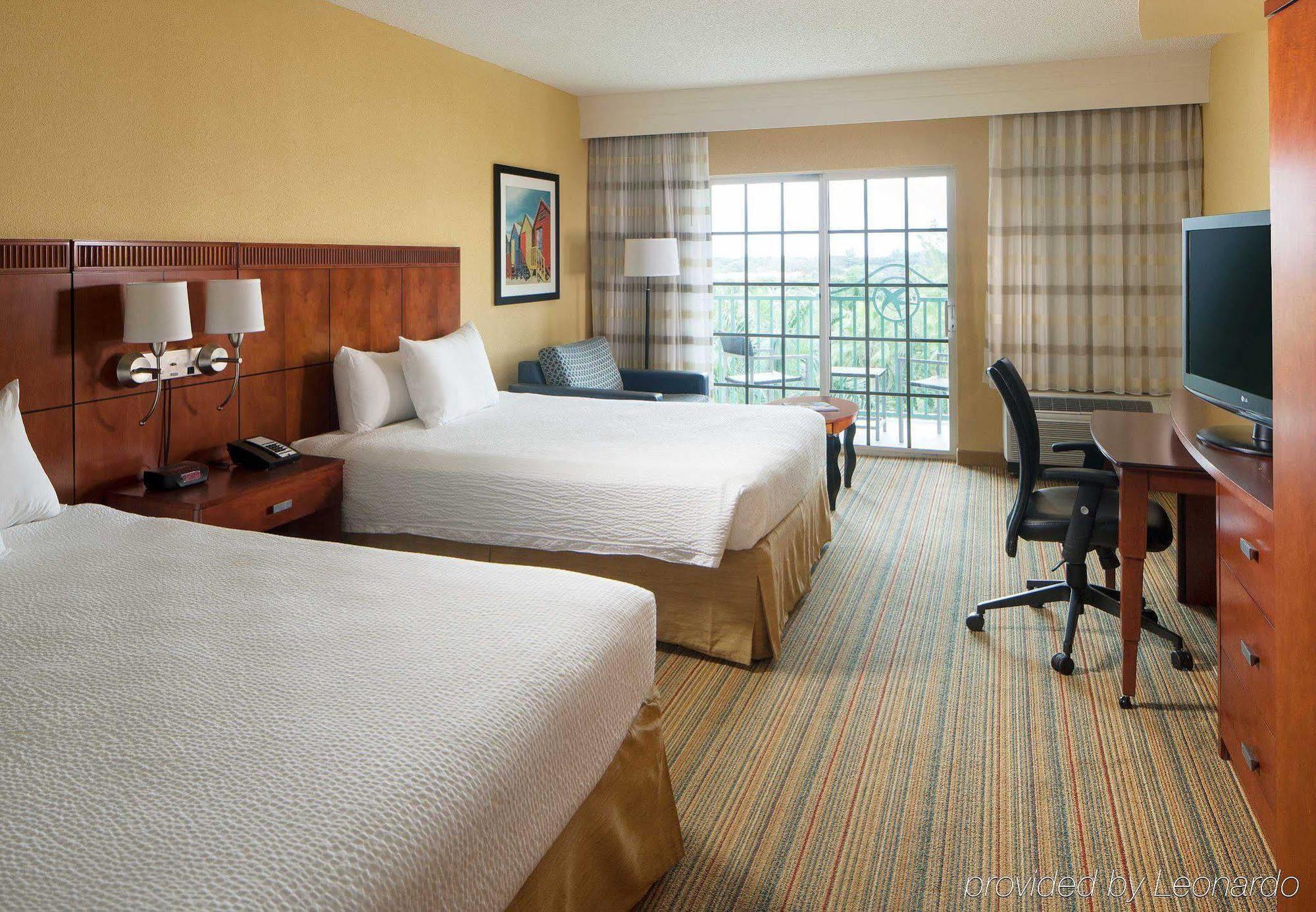 Courtyard By Marriott Fort Lauderdale Airport & Cruise Port Дания-Бич Экстерьер фото